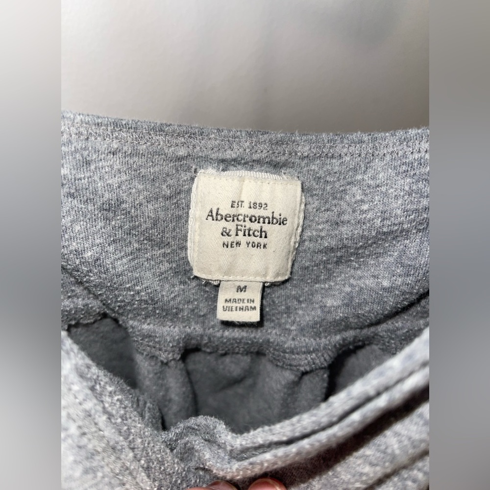 Abercrombie & Fitch Tank Top Size M - Picture 2 of 3